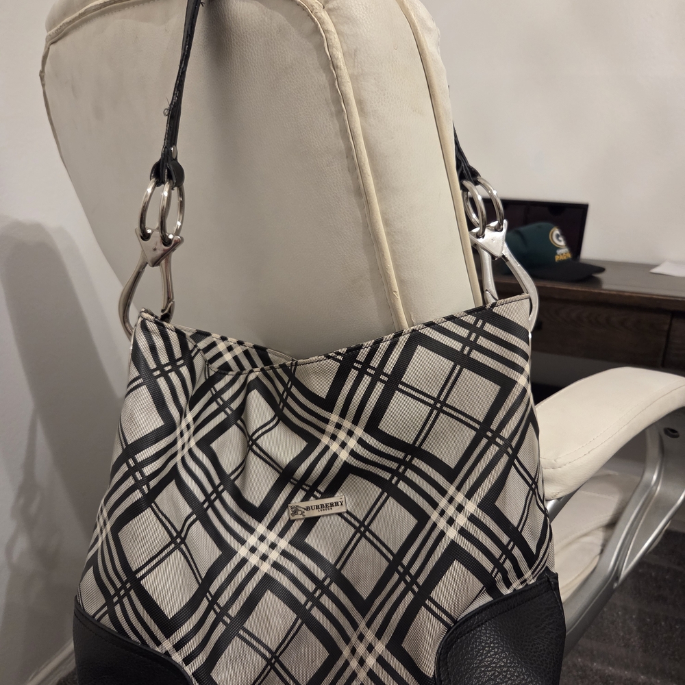 Plaid Black and Cream Shoulder Bag - Burberry Style